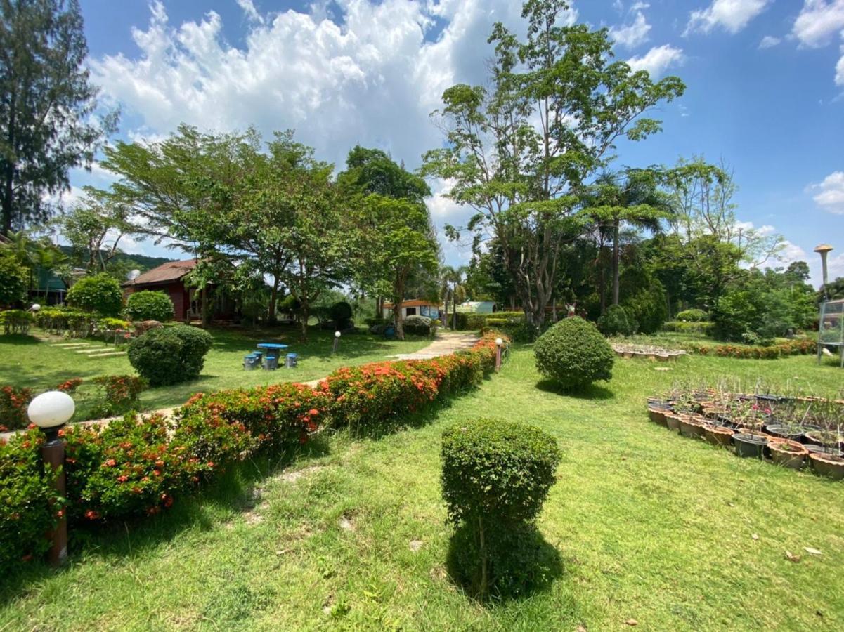 OYO 966 Boss Khaoyai Hotel Ban Bung Toei Bagian luar foto