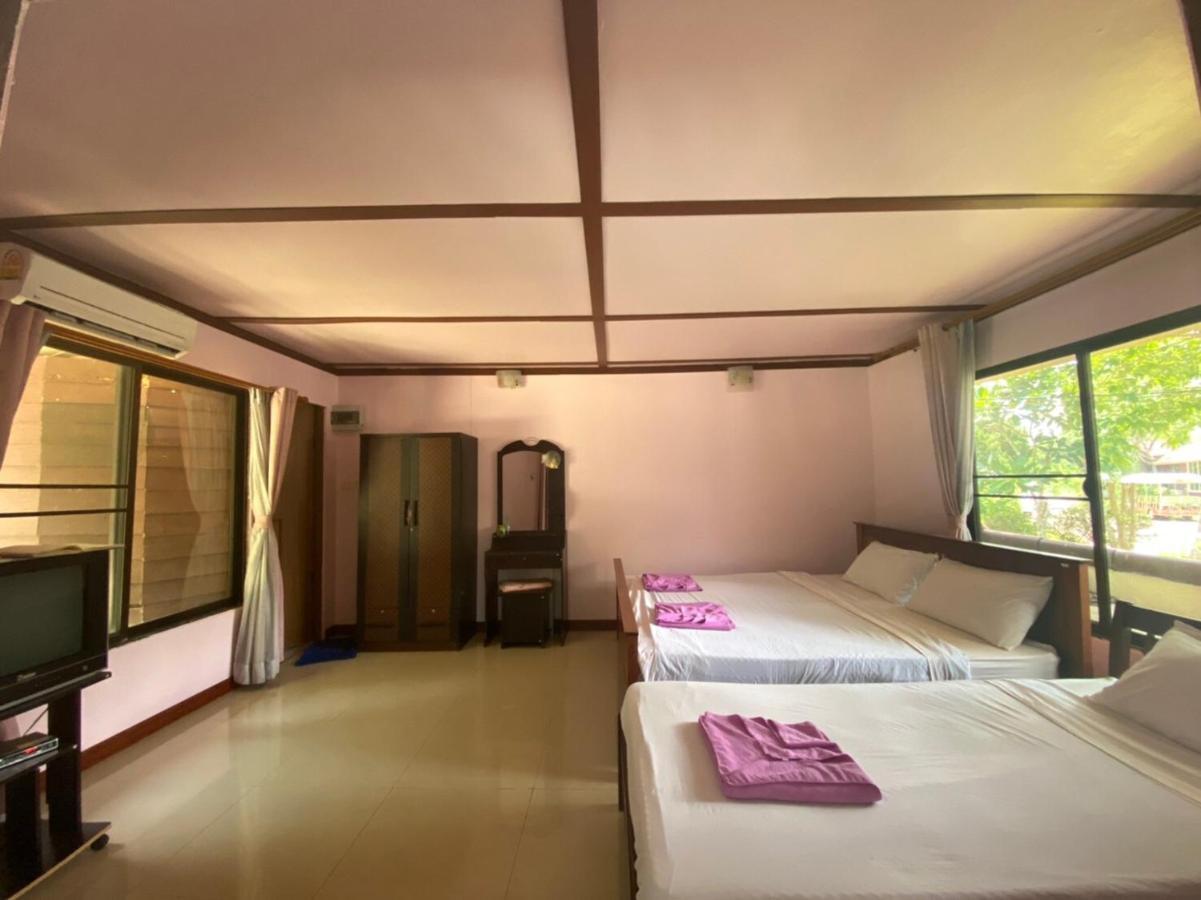 OYO 966 Boss Khaoyai Hotel Ban Bung Toei Bagian luar foto